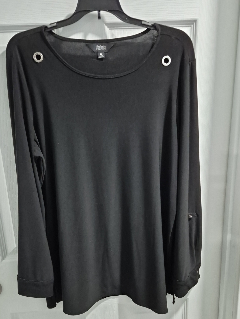 Slim Factor Black Long-Sleeve Grommet Top - Picture 1 of 3